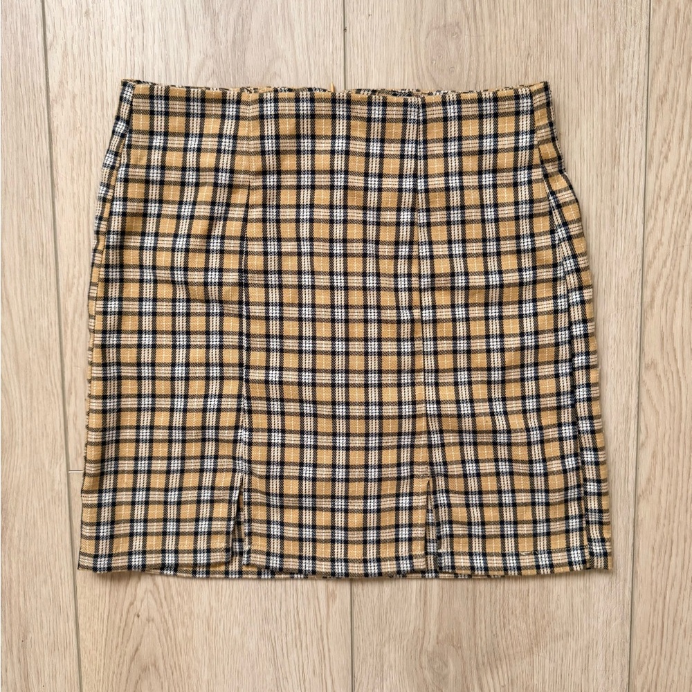 Aeropostale Checkered Mini Skirt in Tan and Black
